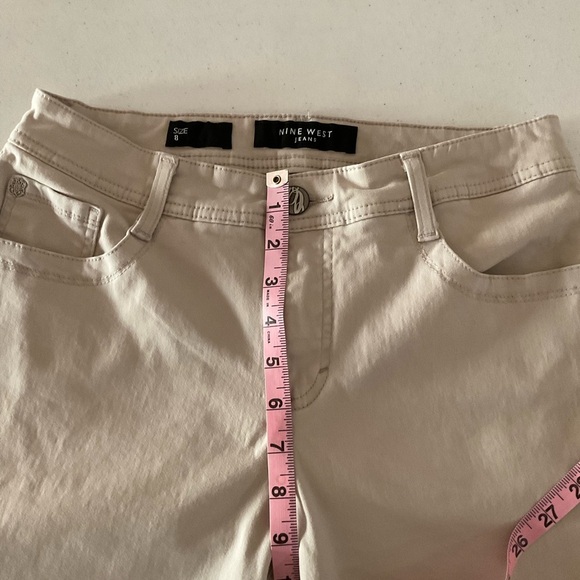 Nine West Jeans “Lucie” Bermuda Shorts Beige Straight Leg Stretch Women’s Size 8 - Picture 5 of 9
